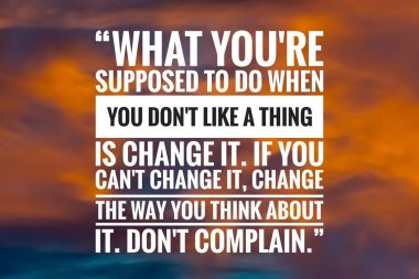 Hayat hakkında güzel doğal gökyüzü arka planına sahip başarı alıntısı, motivasyonel ilham alıntısı