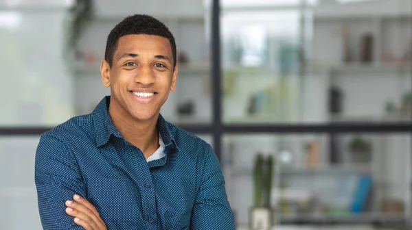 Portrait Successful Young African American Businessman Arms Crossed Standing Modern — Stok fotoğraf