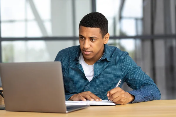 Distant Work Online Learning Portrait Successful African American Freelancer Coworking — Stock Fotó