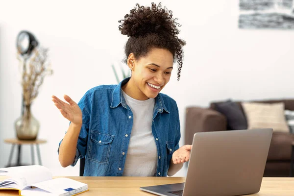 Happy African American Woman Young Female Student Using Laptop Sitting — 스톡 사진