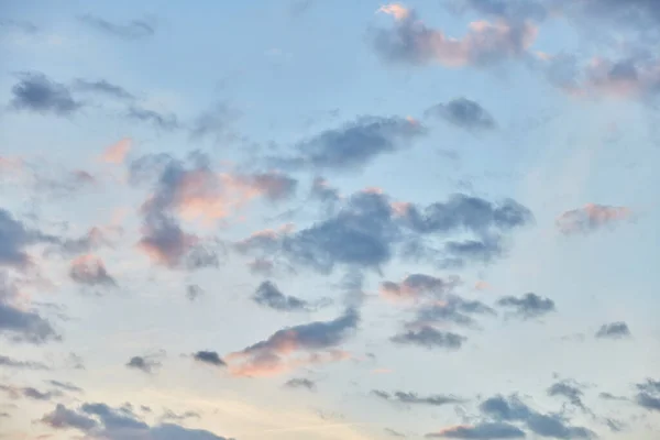 Güneşin Doğuşunda Batışında Bulutlu Dramatik Gökyüzü — Stok fotoğraf