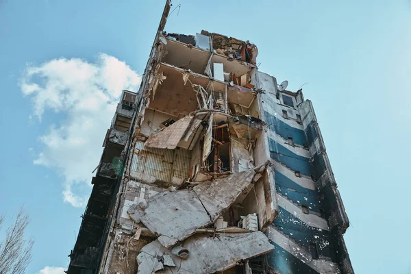 Skadad Byggnad Från Ryska Trupper Ukraina Staden Borodianka 2022 April — Stockfoto