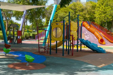 Parktaki çocuk parkı