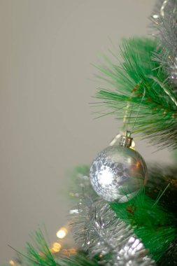 Toplu Noel ağacı, taşaklı mutlu yeni yıl ağacı, Noel süslemeleri 