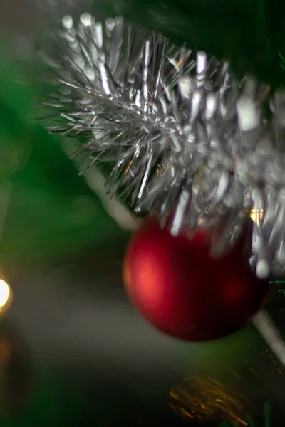 Kerstboom Met Ballen Gelukkige Nieuwjaarsboom Met Ballen Kerstversiering — Stockfoto