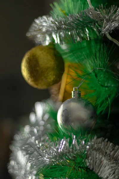 Kerstboom Met Ballen Gelukkige Nieuwjaarsboom Met Ballen Kerstversiering — Stockfoto