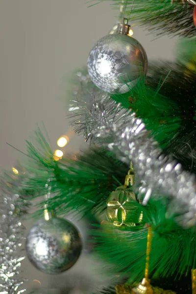 Arbre Noël Avec Des Boules Arbre Heureux Nouvelle Année Avec — Photo