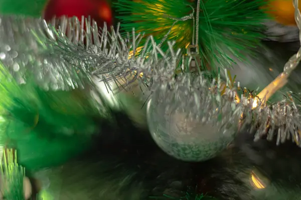 Árbol Navidad Con Bolas Árbol Feliz Año Nuevo Con Bolas —  Fotos de Stock