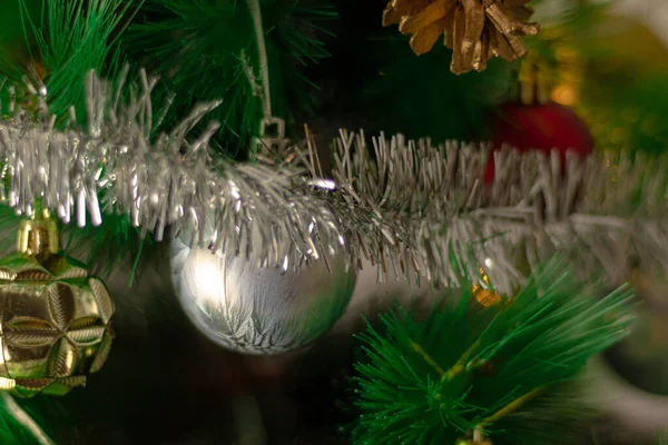 Arbre Noël Avec Des Boules Arbre Heureux Nouvelle Année Avec — Photo