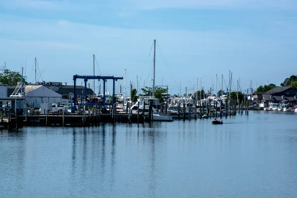 Porto de barco em Mystic, CT. Vista do rio Mystic, Connecticut. Verão de 2021 — Fotografia de Stock