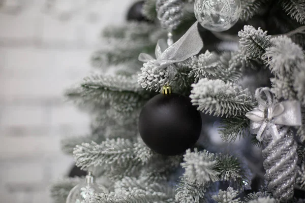 Traditional Artificial Christmas Tree Black Silver Toys Glowing Bright Lights — Foto Stock