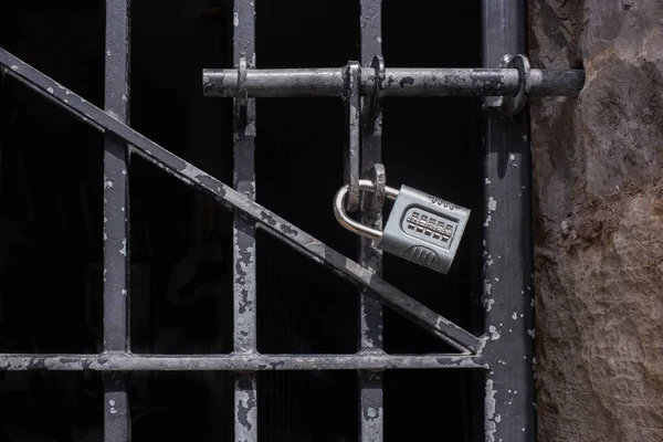 Petite Combinaison Cadenas Sur Porte Métallique Vue Rapprochée — Photo