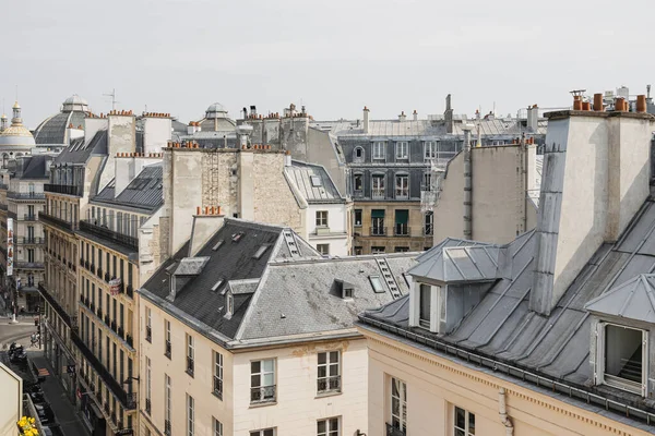 Şehir çatıları - Paris, Fransa