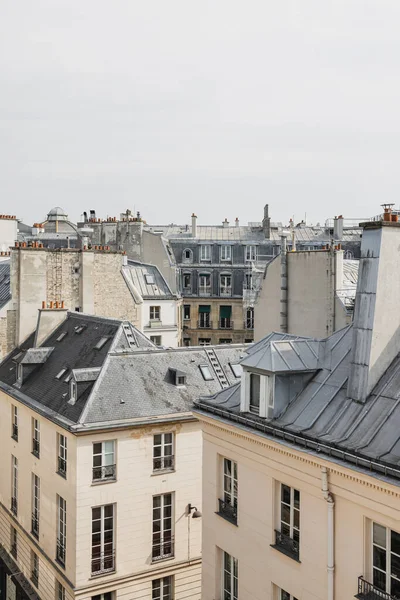 Şehir çatıları - Paris, Fransa