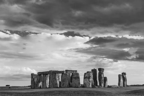 Stonehenge, Wiltshire, İngiltere 'de günbatımı
