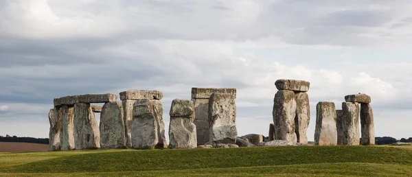 Stonehenge, Wiltshire, İngiltere 'de günbatımı
