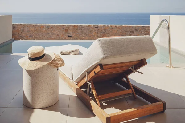 Deniz ufkunda özel havuz - Girit, Yunanistan