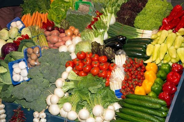 Surtido Fruta Fresca Madura Roja Amarilla Púrpura Verduras Verdes Selección —  Fotos de Stock