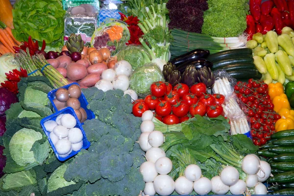 Surtido Fruta Fresca Madura Roja Amarilla Púrpura Verduras Verdes Selección —  Fotos de Stock