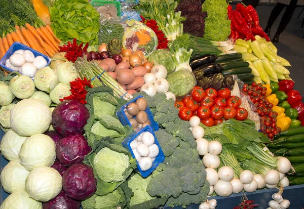 对新鲜成熟水果 紫色和绿色蔬菜进行了分选 蔬菜背景健康食品清洁饮食促进心脏健康胆固醇饮食健康 — 图库照片