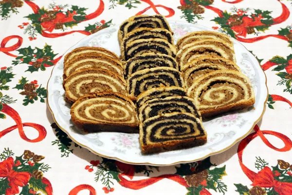 Homemade Poppy Seeds Walnut Roll Cakes Aka Beigli Bejgli Slices — Fotografia de Stock