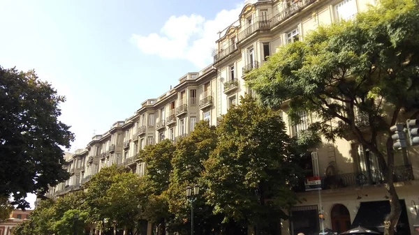 Vue des façades de l'appartement en style néoclassique français, Buenos Aires, Argentine — Photo