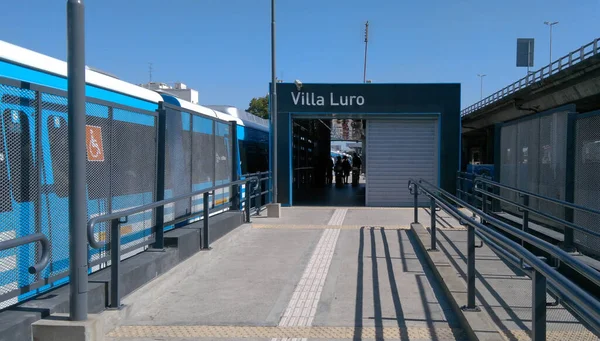 Blick auf den S-Bahnhof von Trenes Argentinos in der Villa Luro, Buenos Aires, Argentinien — Stockfoto