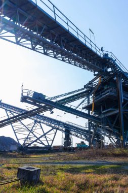 Kum işleme makinesinin görüntüsü. Kum endüstrisi, İtalya