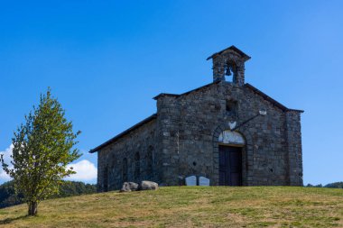 Madonna Dell 'Orsaro Kilisesi' nin etrafındaki tepeler. Yüksek kalite fotoğraf