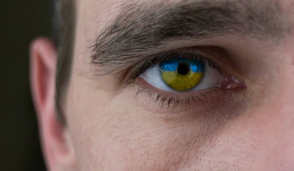 Visage Masculin Aux Yeux Bleus Jaunes Symbole Patriotisme Peuple Ukrainien — Photo