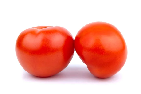 Twee Sappige Rode Tomaten Geïsoleerd Witte Achtergrond — Stockfoto