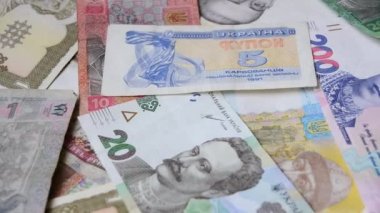 Ukrayna Hryvnia 'sı, arka plan. Arka plan için çok para. Farklı zamanlarda Ukrayna parası