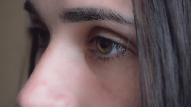 Close Woman Eyes Girl Looking Her Beautiful Green Eyes Attractive — Vídeo de Stock