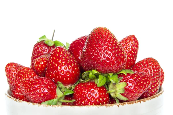 Haufen Frischer Roter Erdbeeren Isoliert Auf Weißem Hintergrund — Stockfoto