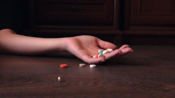 Hand Falls Dropping Pills Pill Overdose Commit Suicide Drug Overdose — Vídeo de stock