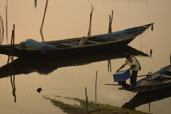 Rybářský Člun Vracející Lovu Úsvitu Rambha Odisha Indie — Stock fotografie