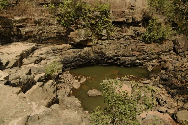 Stillastående Pool Vid Torkat Årstidsbundet Vattenfall Kitradhara Baster Chhattisgarh India — Stockfoto