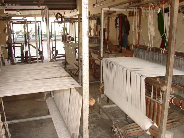 traditional carpet weaving factory at kullu, himachal pradesh