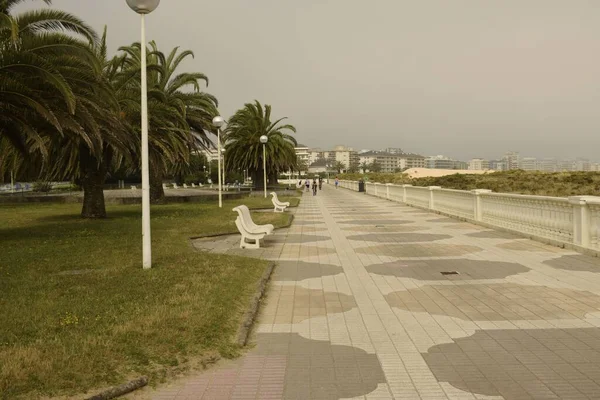 Spiaggia Laredo Spagna Giugno 2022 Strada Sulla Spiaggia Joggers — Foto Stock