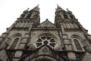 Saint Fin Barre Katedrali 'nin batı cephesi, Mantar, İrlanda 