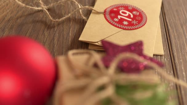 Dokonywanie Boże Narodzenie adwent kalendarz DIY domowe koperty rzemieślnicze numery naklejki — Wideo stockowe