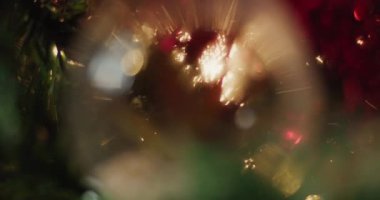 Soyut Bokeh 'te parlayan çelenk