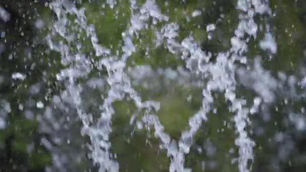 Медленное движение брызг воды в воздухе — стоковое видео