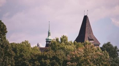 Parktaki Avrupa kalesi