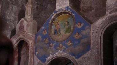 Kilisede Hristiyan freskleri