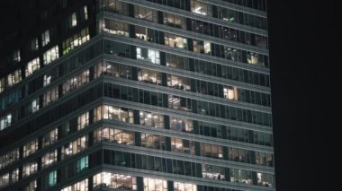 Gece kurumsal iş binası