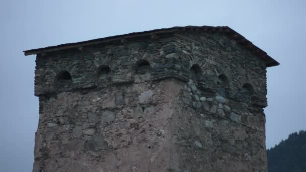 Primer Plano Torre Svan Remoto Pueblo Georgiano Movimiento Lento — Vídeos de Stock