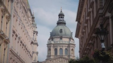 Macaristan, Budapeşte 'deki St. Stephens Bazilikası. Yavaş çekim. 