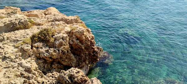 Beautiful Seawater Stones Sand Ocean — Stockfoto