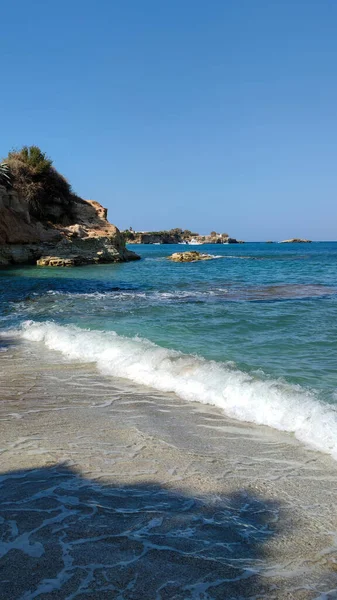 Beautiful Beach View Cliff Small Island Sandy Shore Sea — Stockfoto